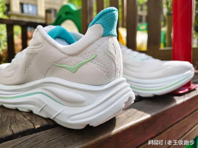 LIFTON 10：恰到好处的卓越跑鞋Bsport体育平台登录HOKA C