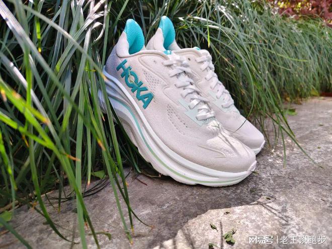 LIFTON 10：恰到好处的卓越跑鞋Bsport体育平台登录HOKA C(图3)