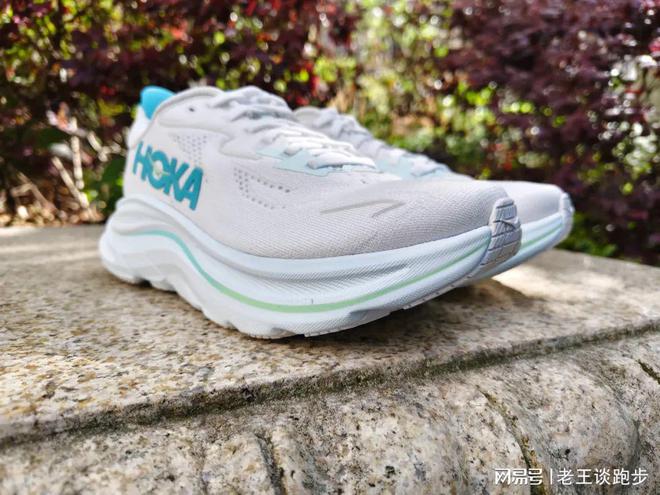 LIFTON 10：恰到好处的卓越跑鞋Bsport体育平台登录HOKA C(图10)