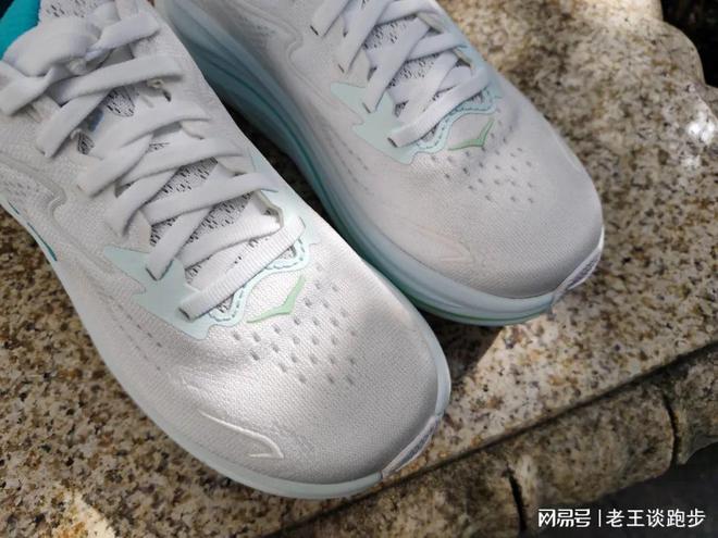 LIFTON 10：恰到好处的卓越跑鞋Bsport体育平台登录HOKA C(图12)