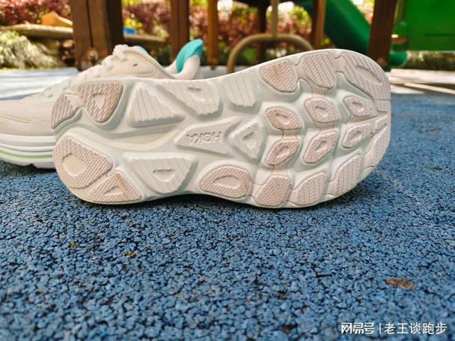 LIFTON 10：恰到好处的卓越跑鞋Bsport体育平台登录HOKA C(图18)
